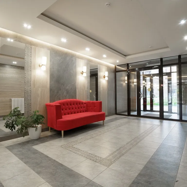 Дизайнерская квартира напротив ТЦ Планета