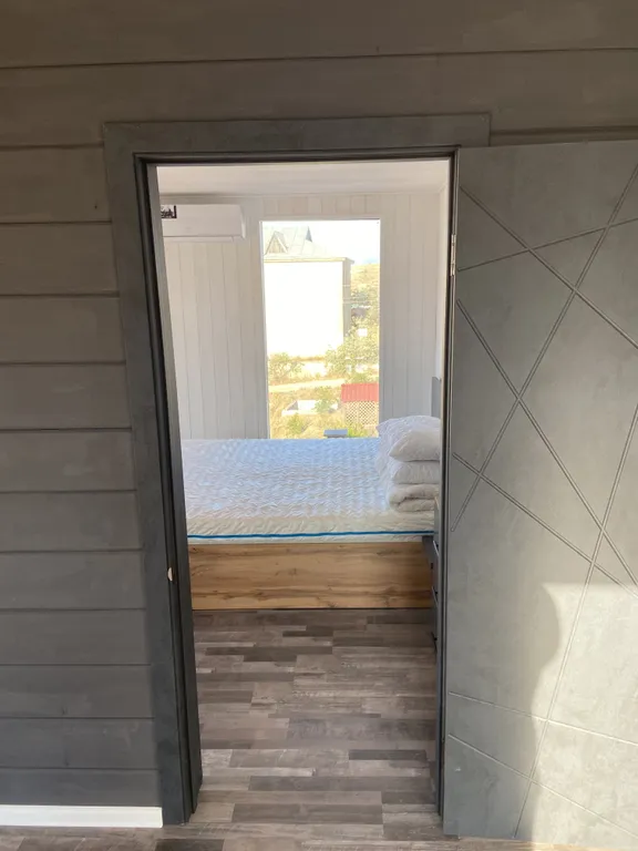 Новый комфортный чистый дом с террасой и видом на море на 1 этаже