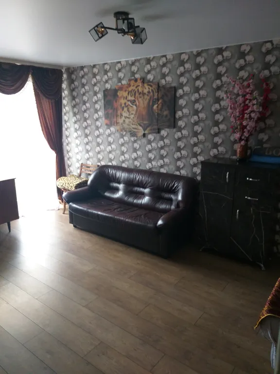 Квартира в центре города — аренда посуточно в Боровичи