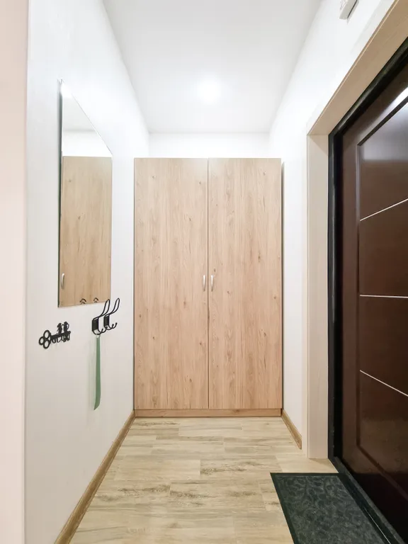 Студия с видом на сосновый лес