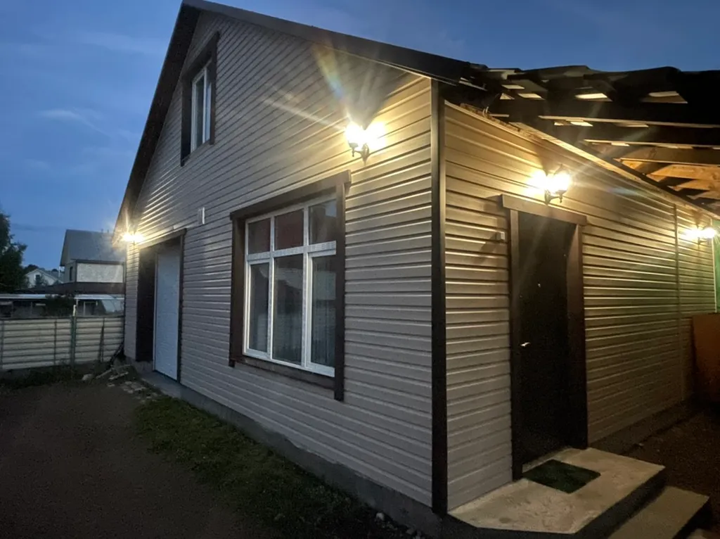 дом  на Выборгском шоссе у озера