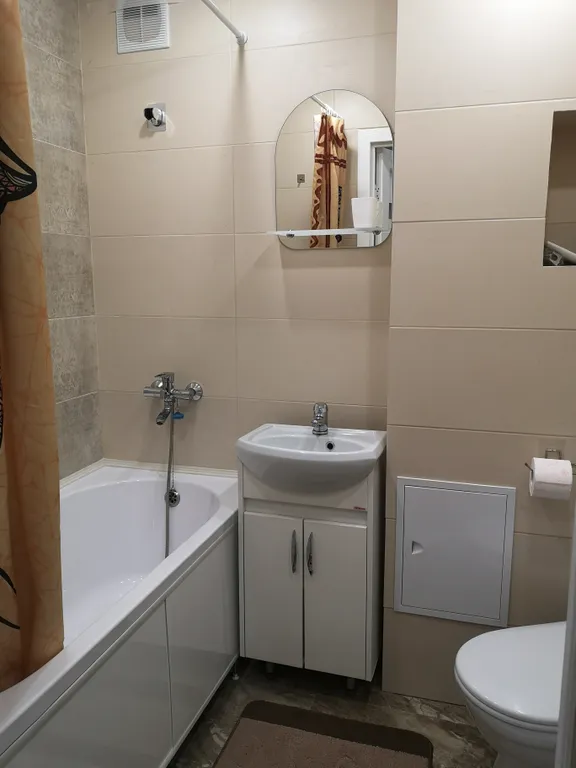 Отличная 2-комнатная квартира с ремонтом в центре города