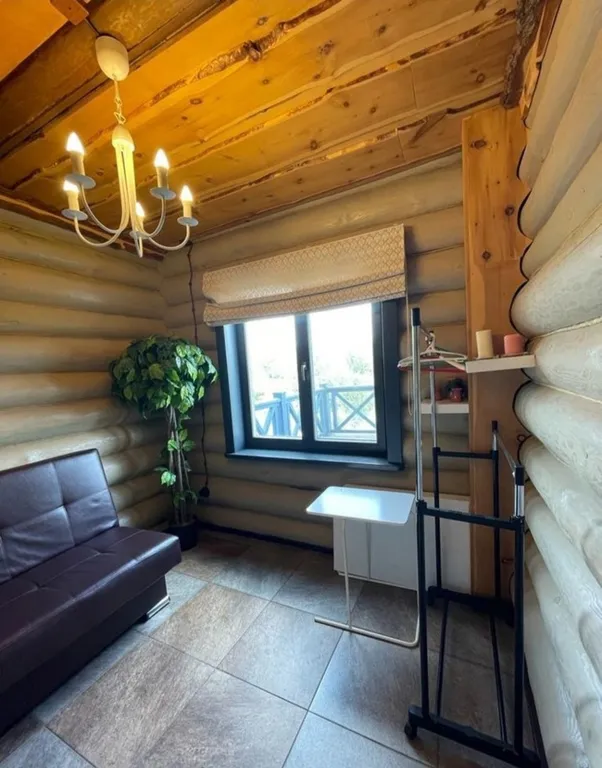 Большой дом с баней, бассейном и видом на озеро