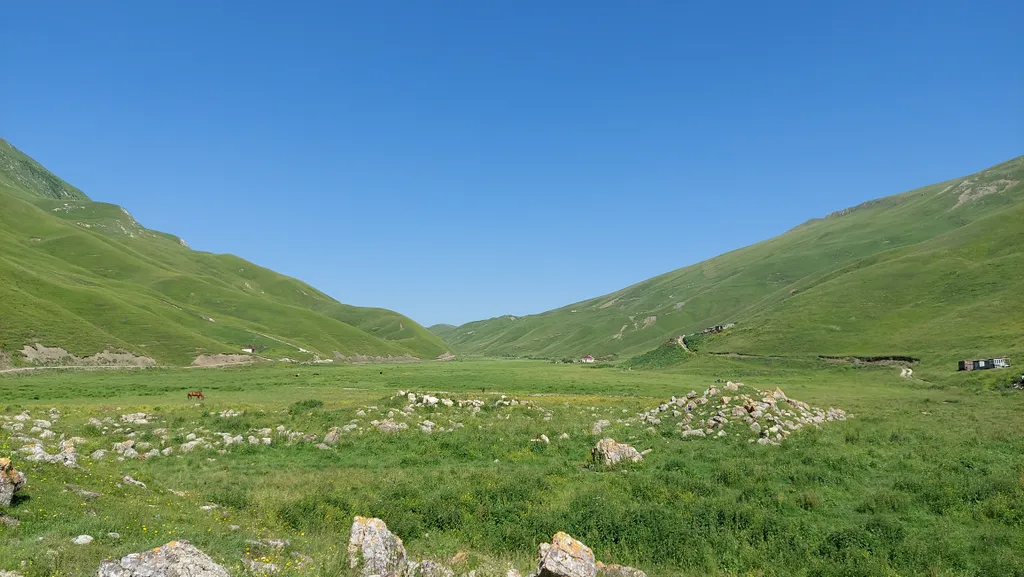 Коттедж Дом с верандой и видом на прекрасную долину - Новая веранда — Махачкала