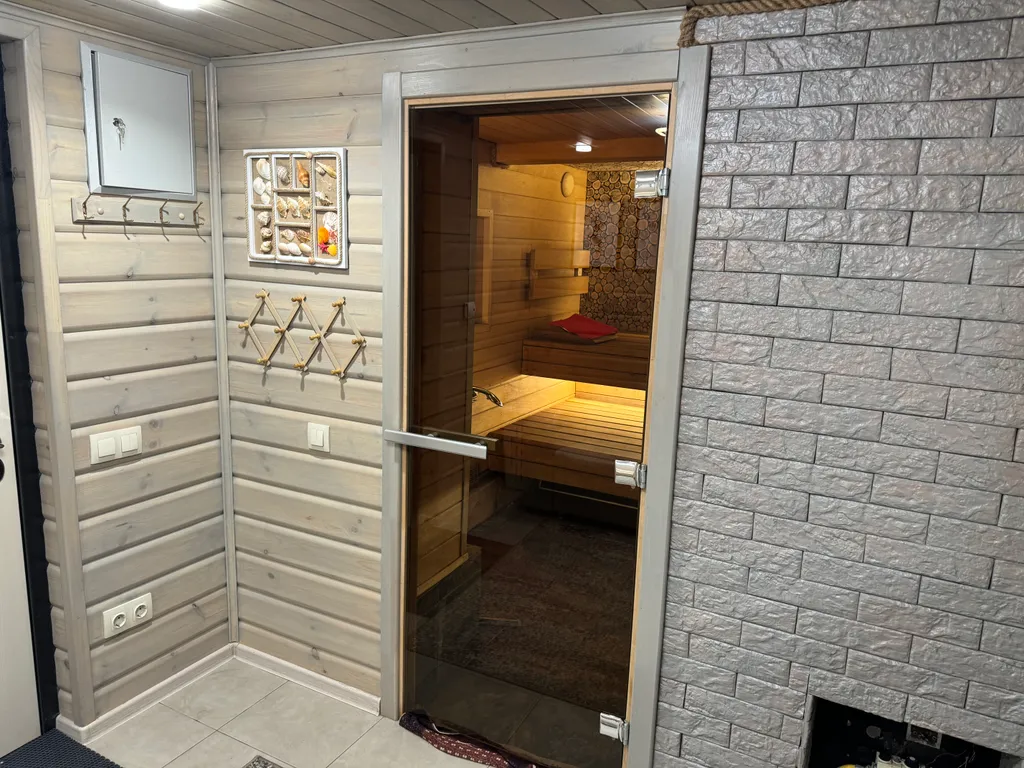 Уютный загородный дом с баней