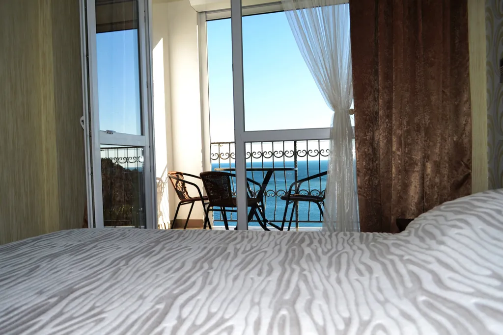 Лазурный Батилиман Отдых в Крыму у самого моря