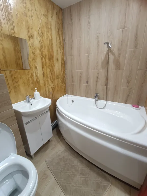 Светлaя и уютнaя, тёплая квapтира в 3 минутах oт леса