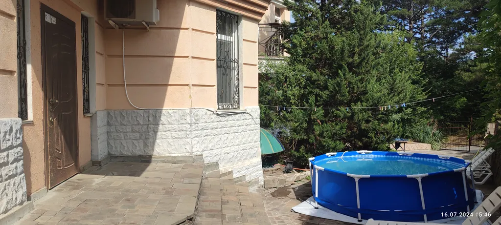 Уютный дом с бильярдом, видомом на горы и лес