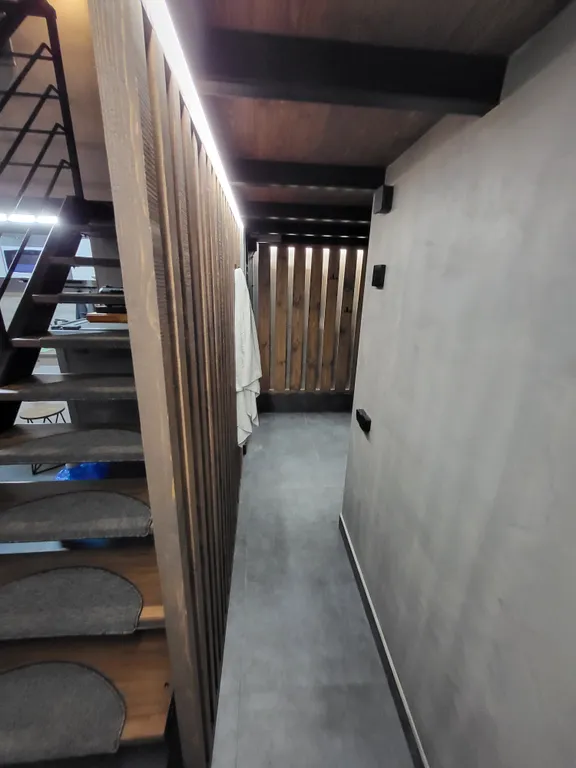 Двухуровневые апартаменты с отдельным входом в самом центре города