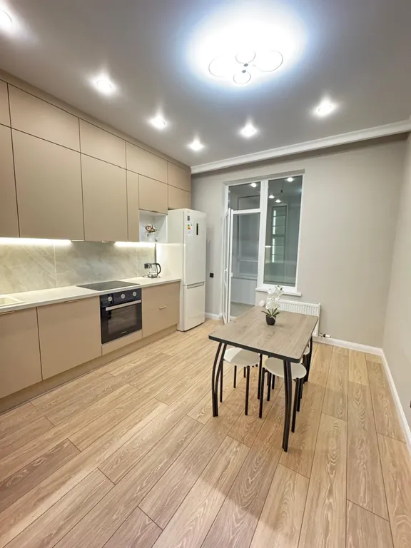 Полноценная двухкомнатная квартира вблизи Хан шатыра