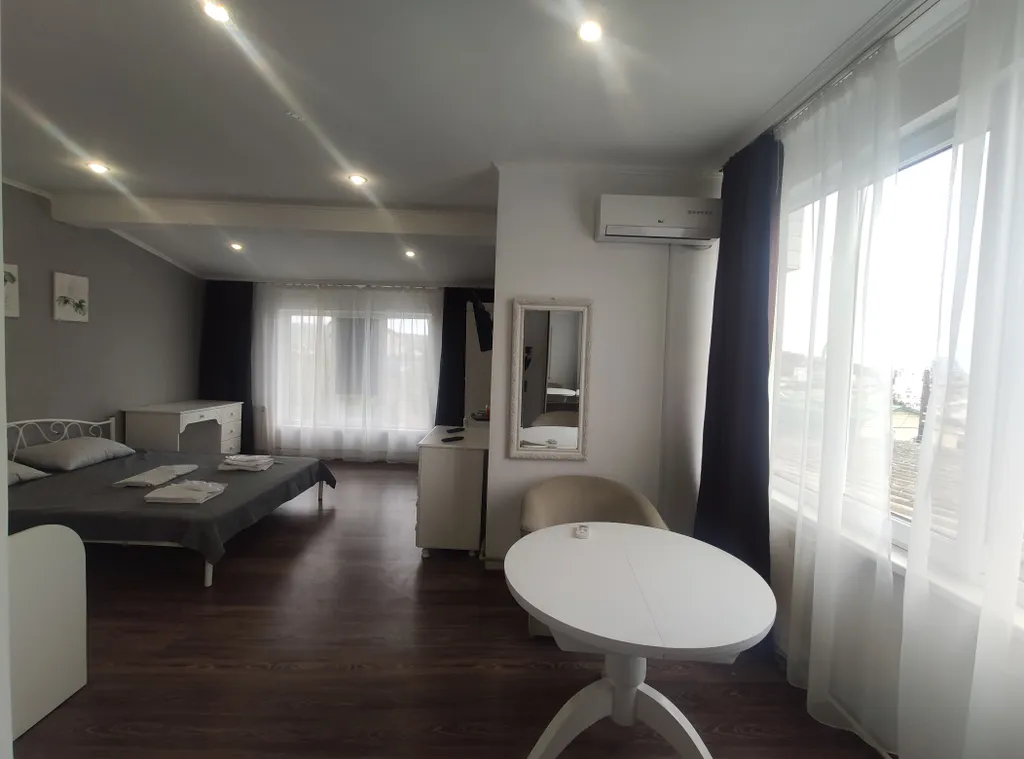 Просторный и тихий номер с хорошим видом