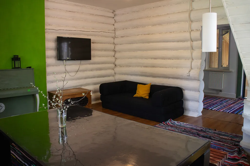 Дом в соснах