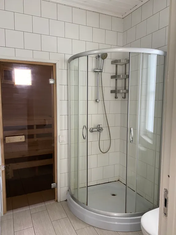 Коттедж у озера