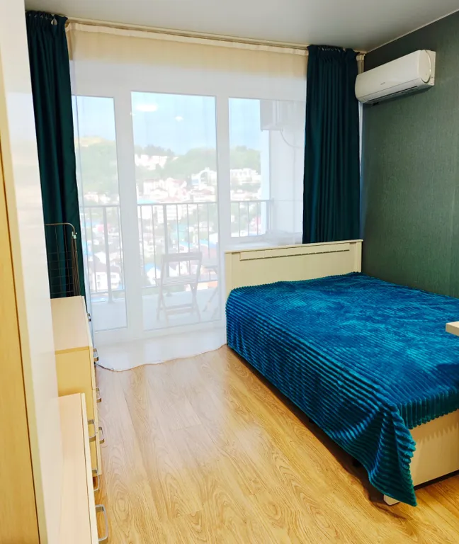 Студия с видом на море