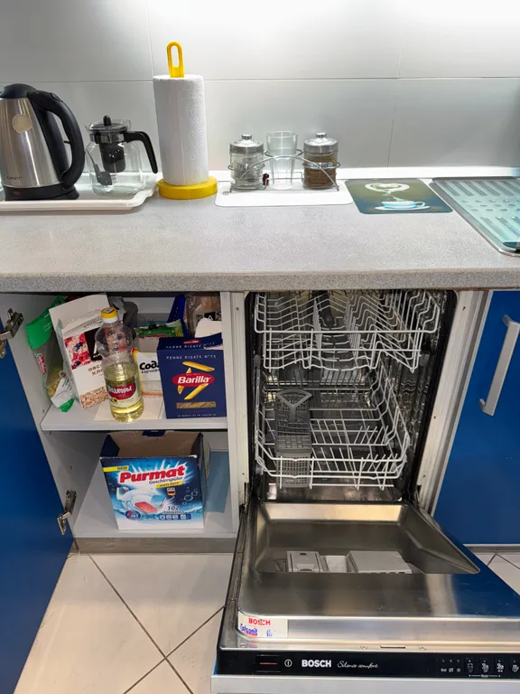 On two levels with two bathrooms