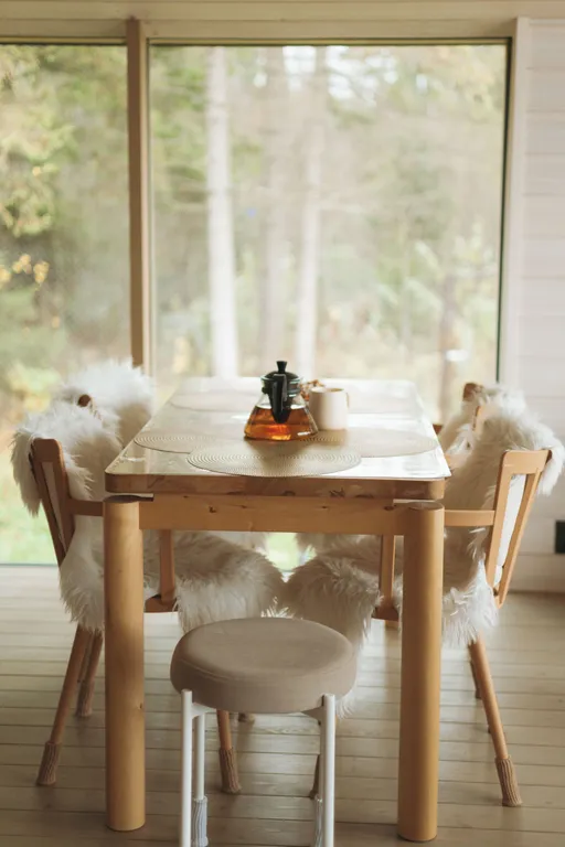 Дом с баней и чаном у воды и леса бохо