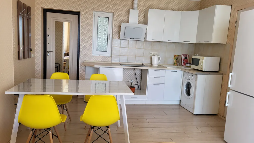 Апартамент двухкомнатный с видом на море