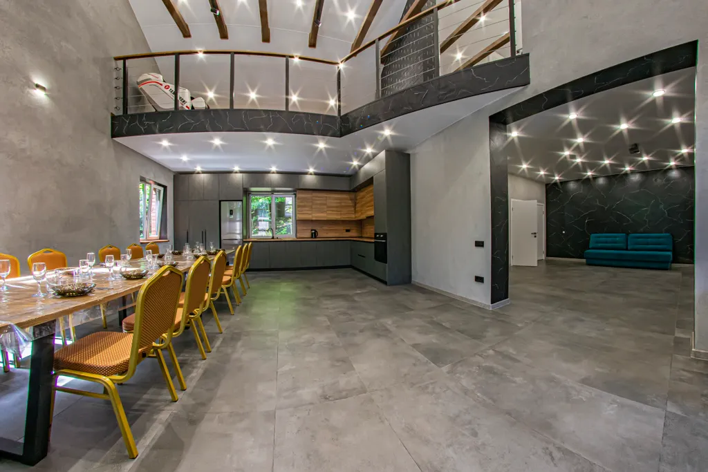 Просторный коттедж Лофт-хаус для большой компании с бассейном и сауной