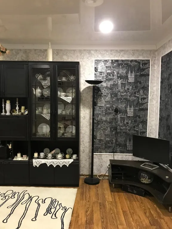 Комната в частном доме с большим двором