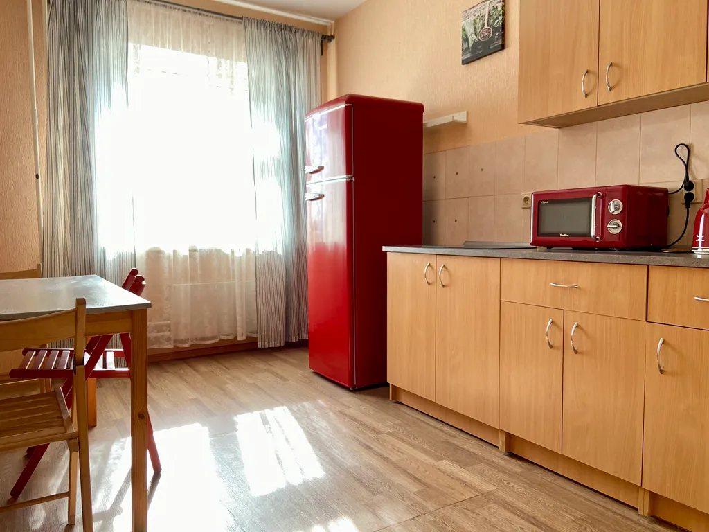 1-комнатная квартира, 15 минут до центра на автомобиле, с парковкой у дома