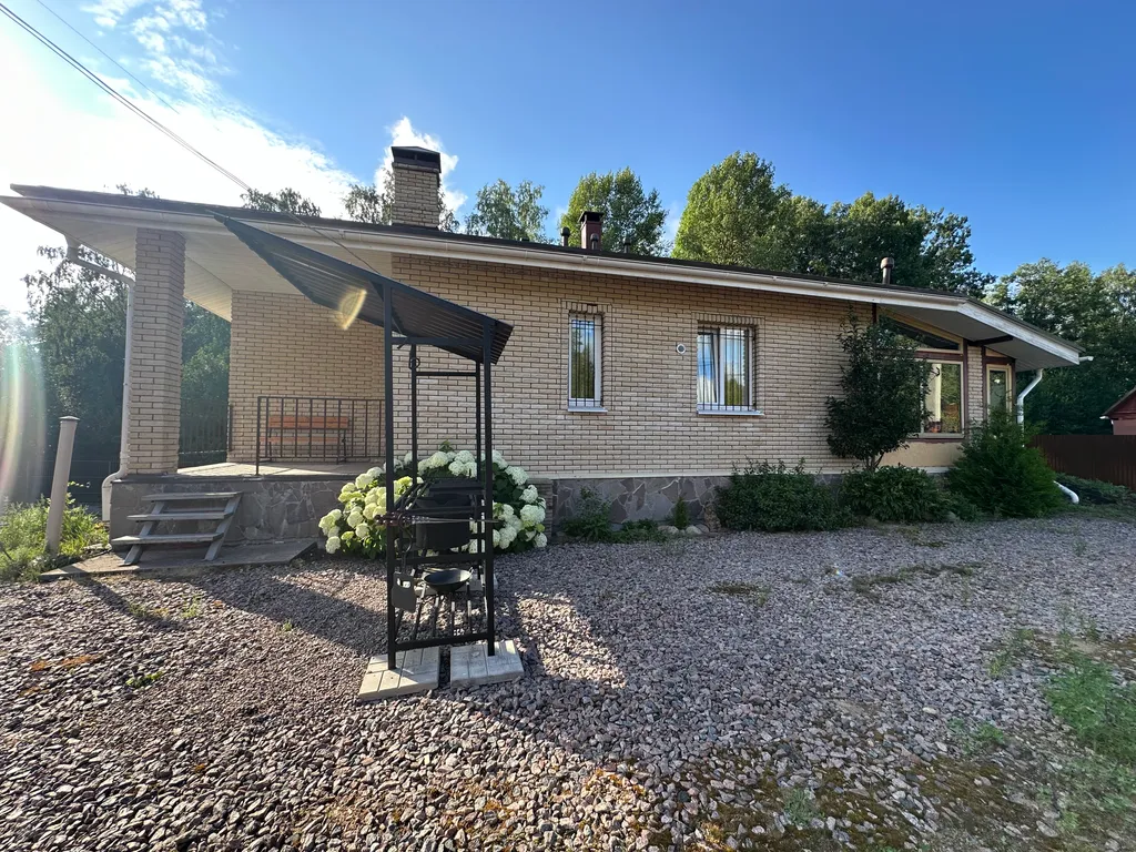 Коттедж 200м2 среди трех озер