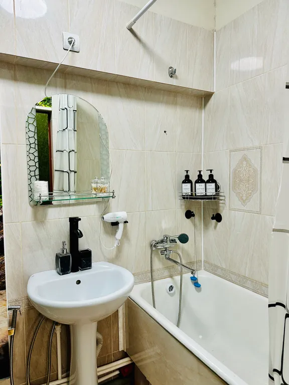 Уютная квартира в центре города с видом на горы