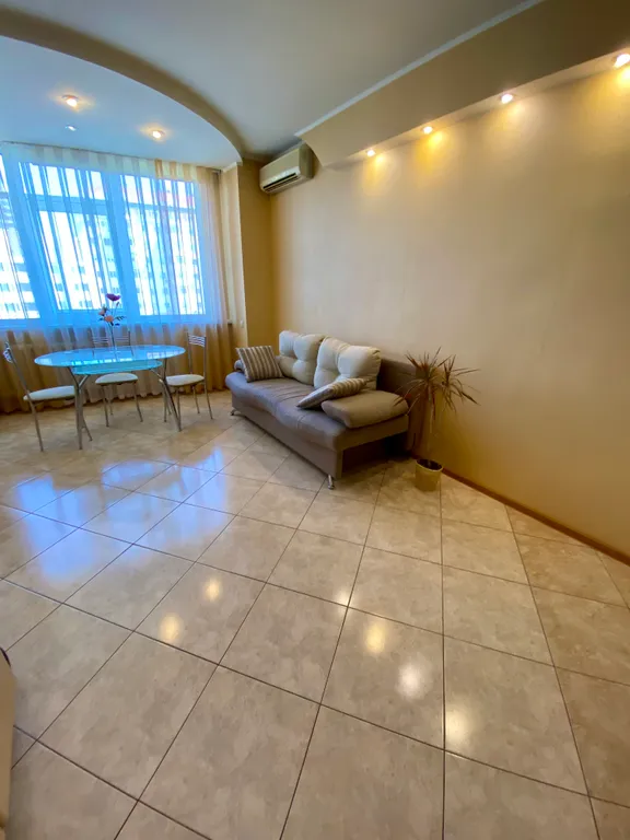 Квартира у центральной площади рядом с набережной