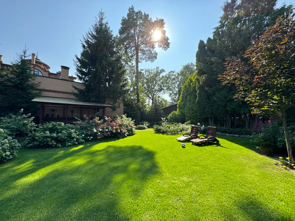 Уютный дом с тёплым бассейном и без подводных камней