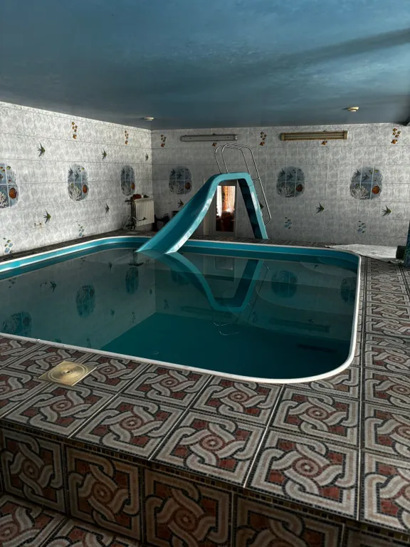 Огромный дом для отдыха с детьми