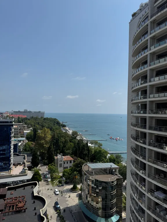 Апартаменты в центре Сочи с прямым видом на море