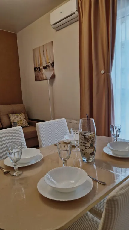 Квартира Уютная евро однушка с видом на бассейн — Варваровка