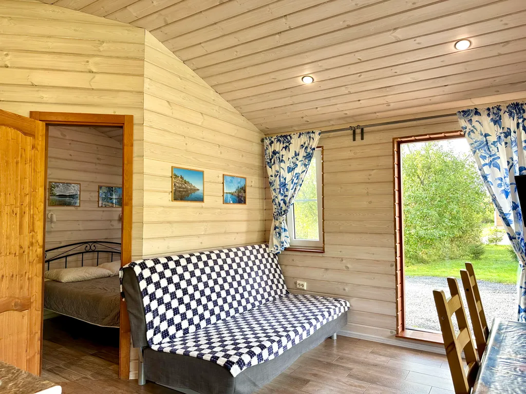 Коттедж с сауной и панорамным остеклением