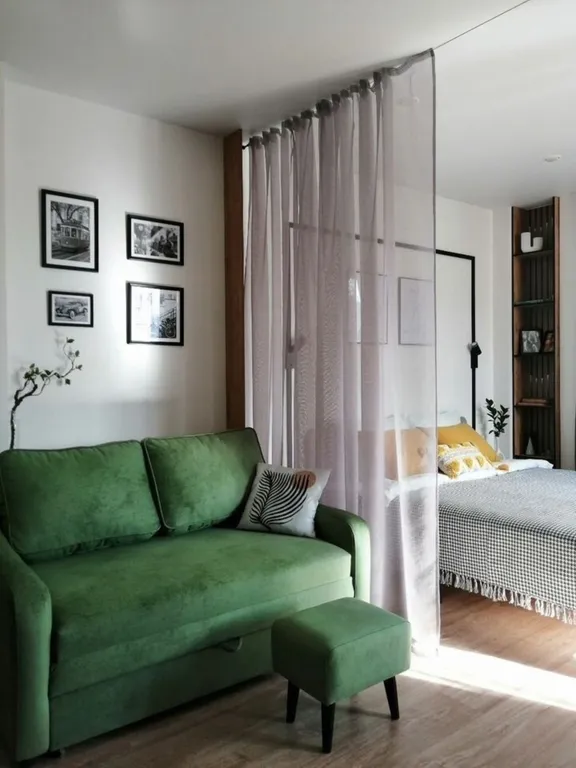 Чистaя cветлая пpоcторная студия cо свежим pемонтом