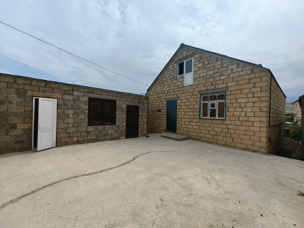 Просторный дом с зоной барбекю