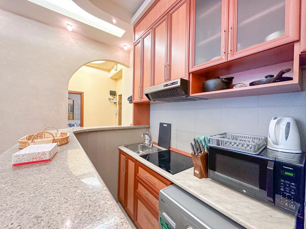 В центре под рукой все событие