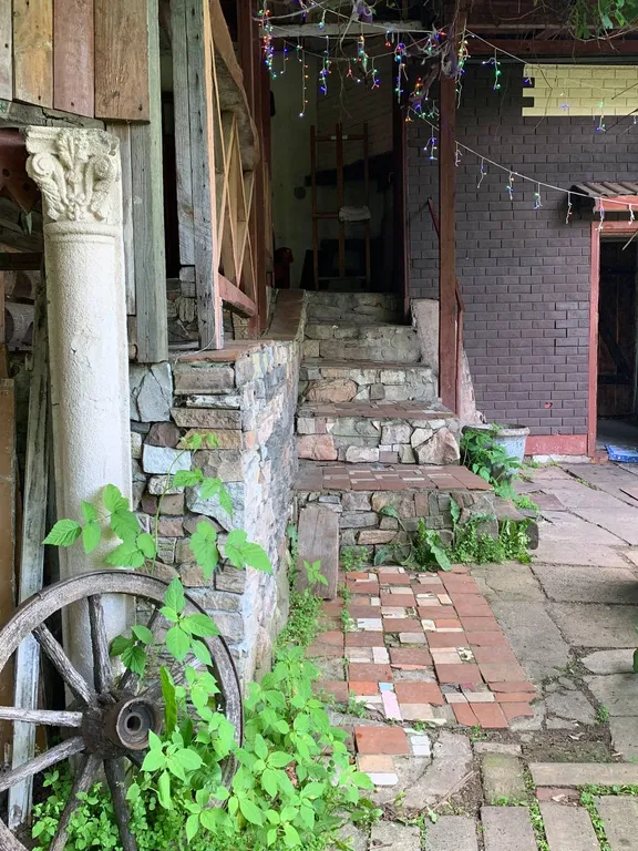 Большой дом с бассейном и диско, в ретро стиле около аэропорта Минск