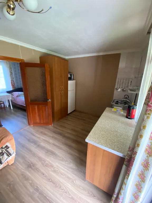 Дом с большим бассейном с подогревом и уютной банькой