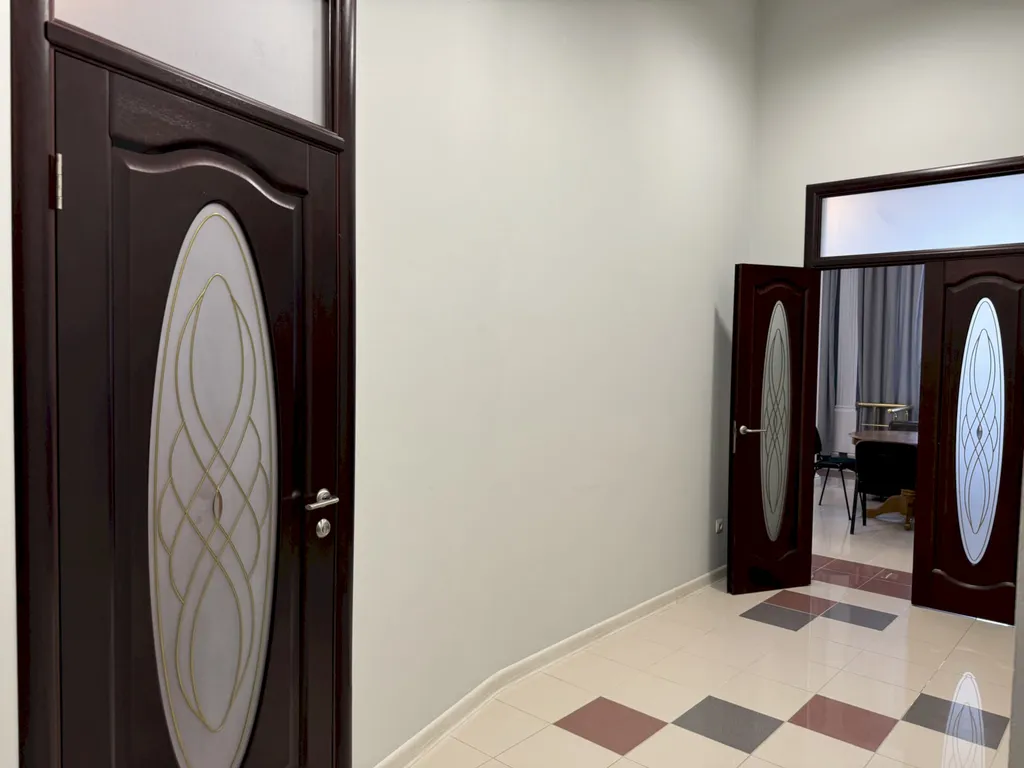 1-й этаж под ключ в центре - 15 мин до центрального пляжа