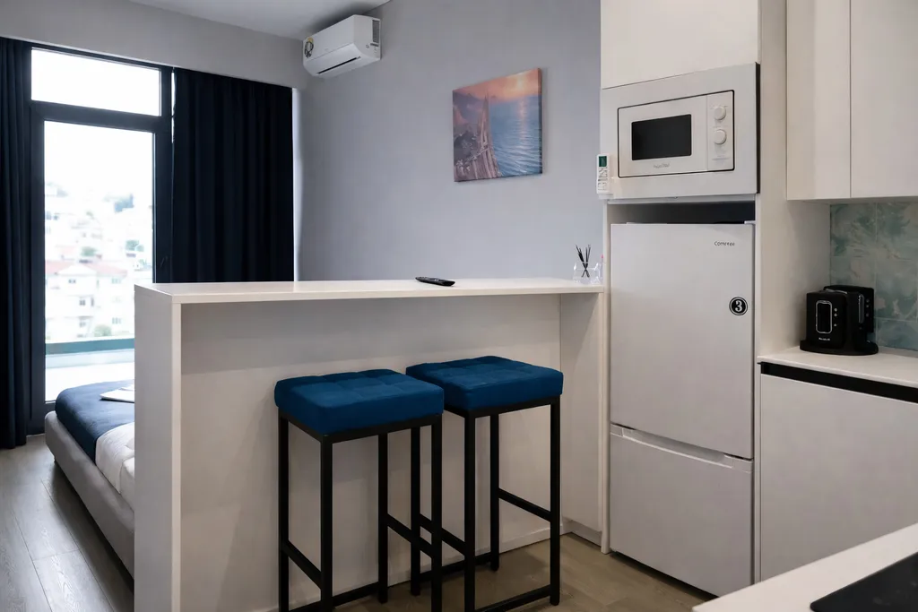 Дизайнерская студия с видом на горы