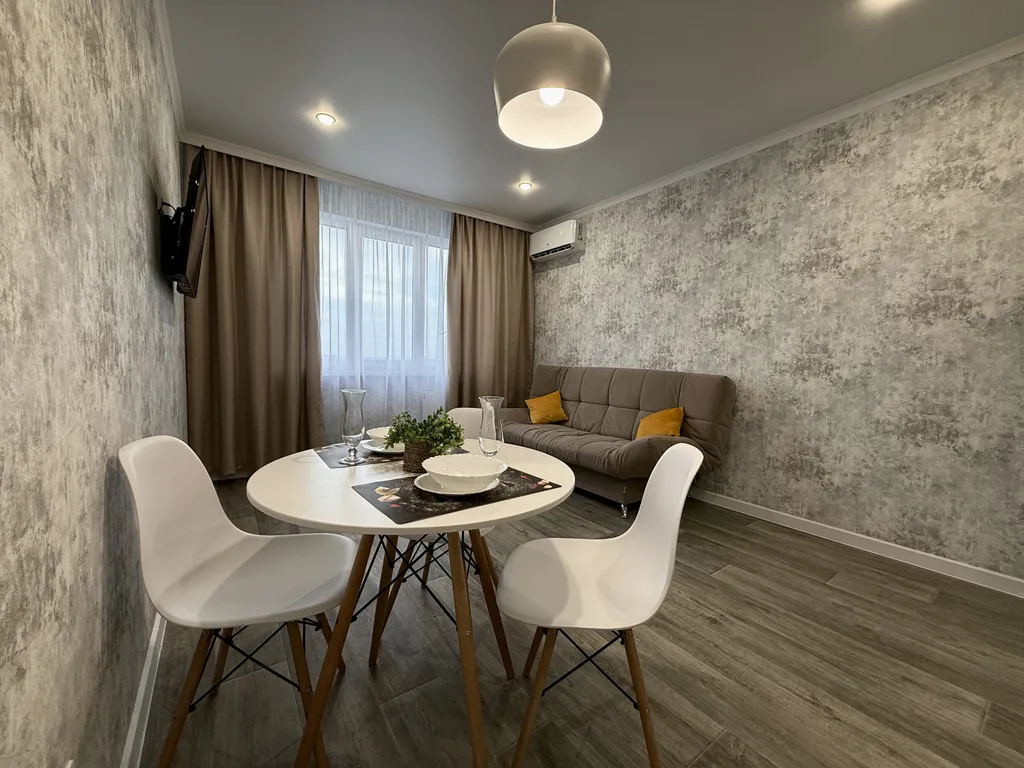 Евро-двушка рядом с Городом Еды