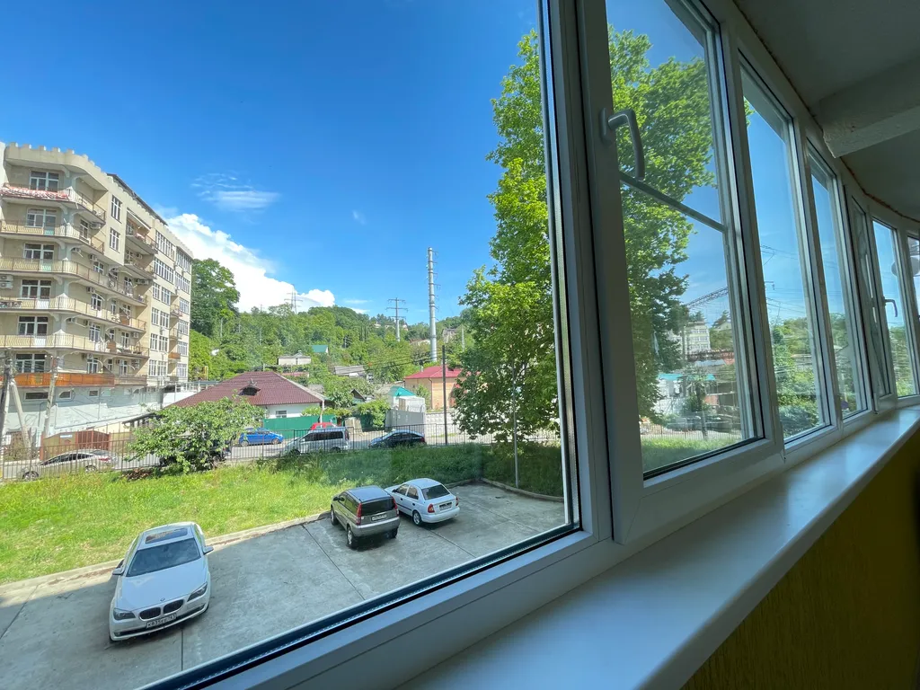 Просторная трехкомнатная квартира у моря