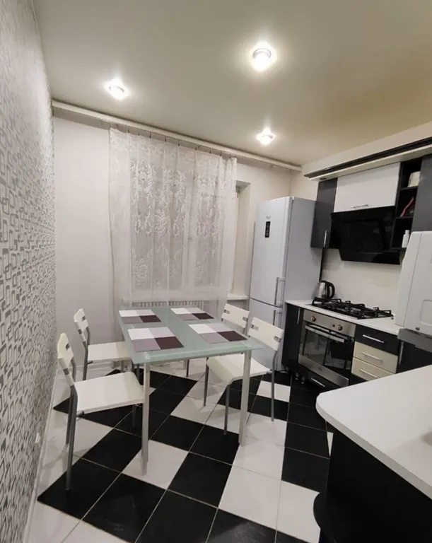 Квартира Семейная 3-комнатная квартира — Великий Новгород