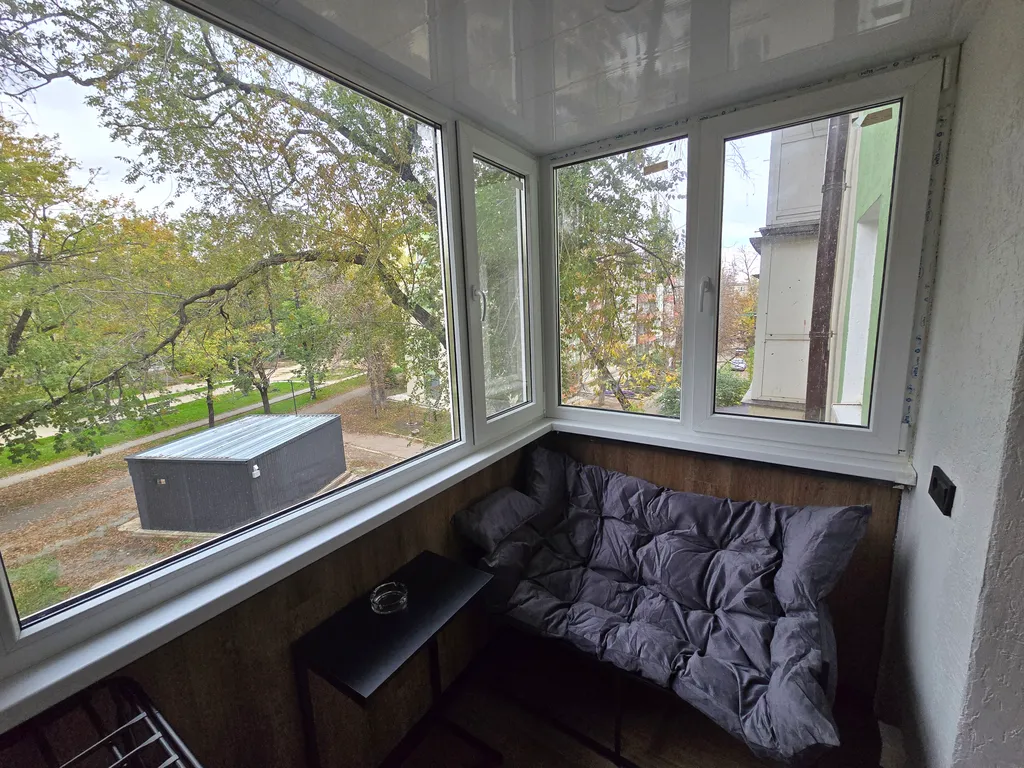 Квартира с дизайнерским ремонтом в центре города, площадь с голубями