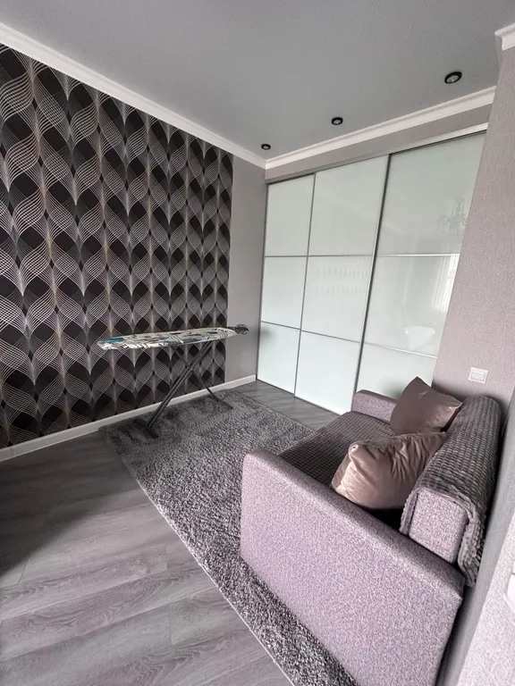 Квартира с балконом на центральной улице города