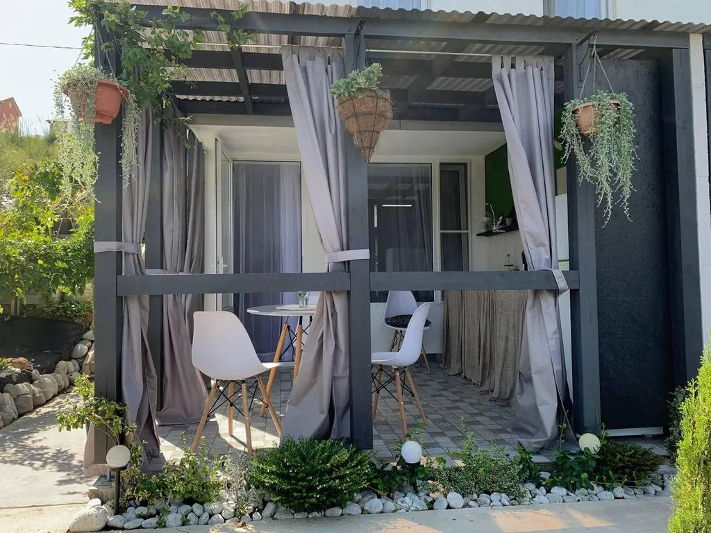 Уютная комната с верандой