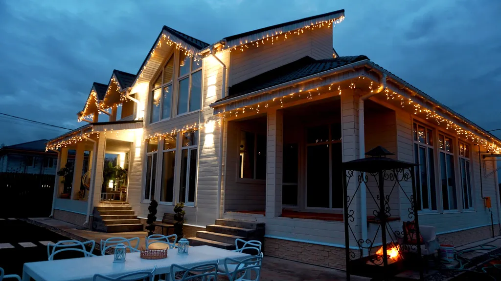 Загородный коттедж White house с бассейном и сауной — аренда посуточно в Прудки