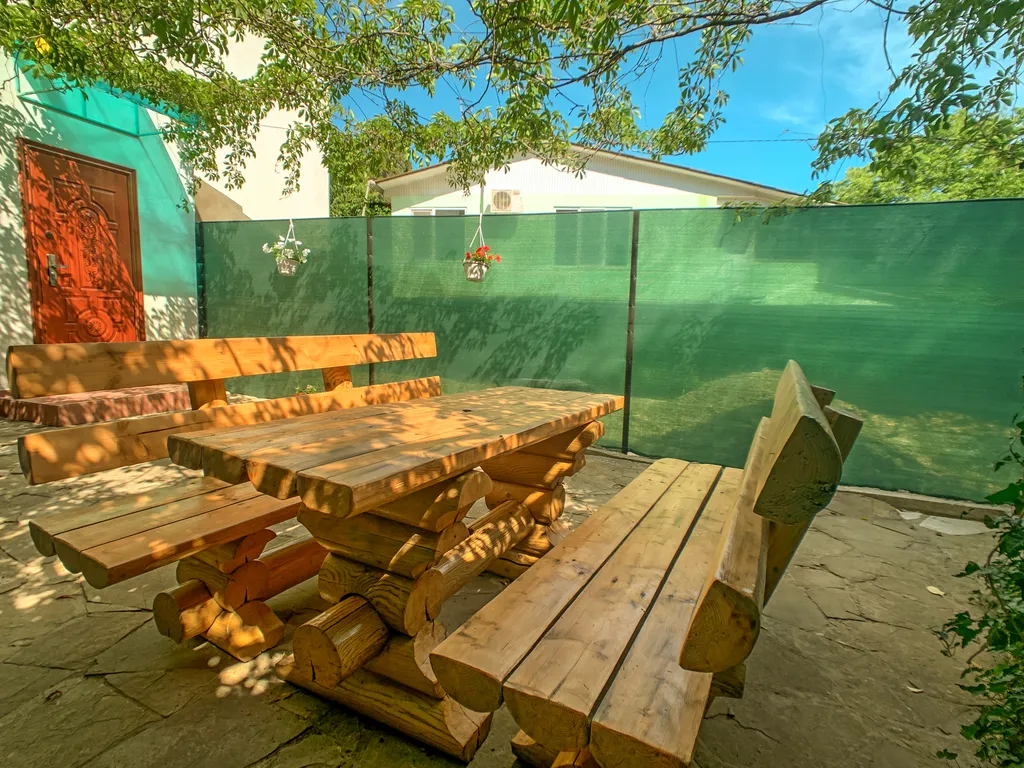 Двухкомнатные апартаменты с отдельным входом и двором