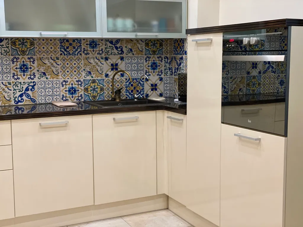 Через дорогу от ЛетоЛето Яркая 1+ квартира