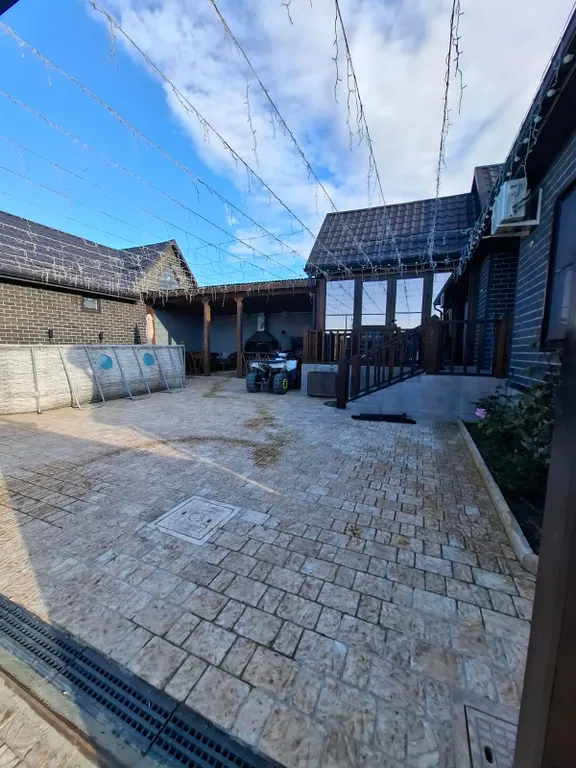 Семейный дом на берегу моря