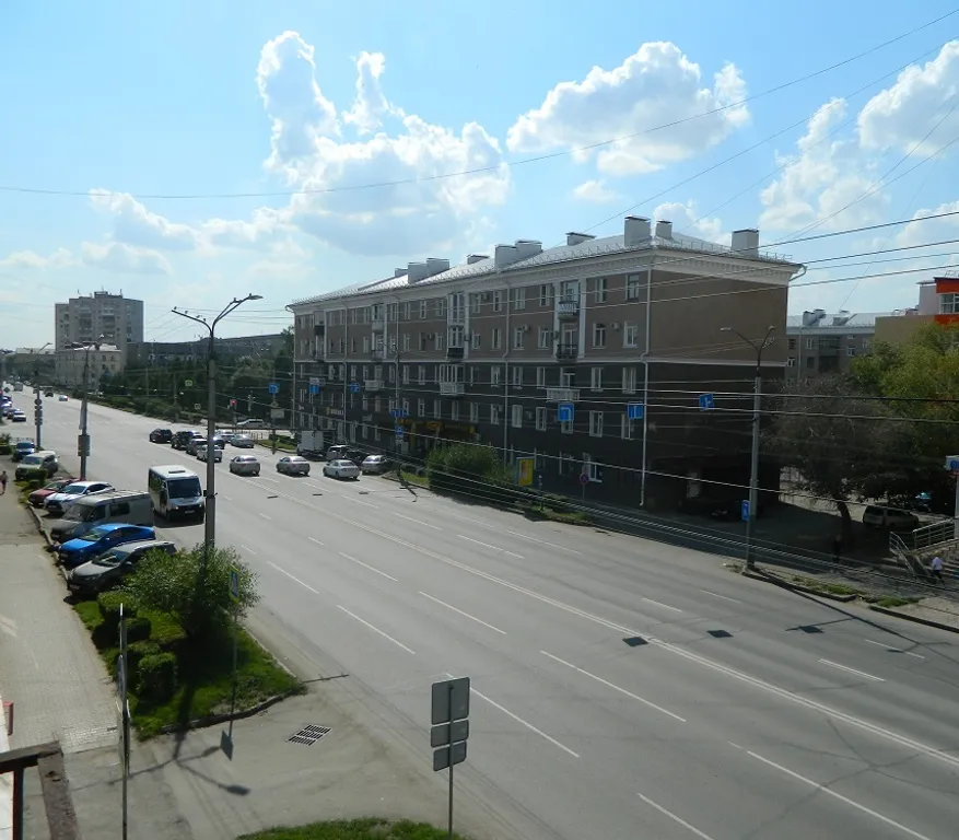 Ж. Д. Вокзал, к-тр галактика, центр города.